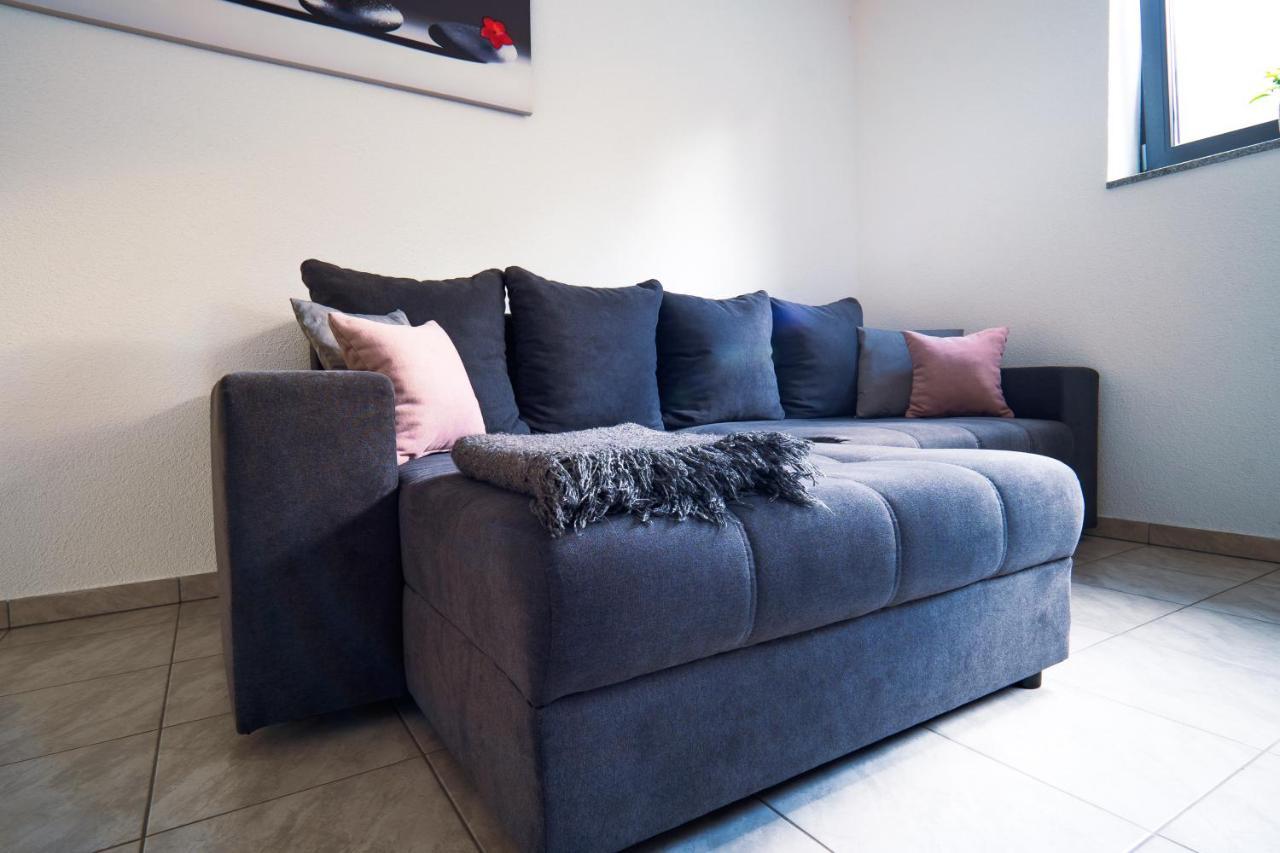 Apartment Wow! Lage! Schoene 2-zimmer Wohnung! *